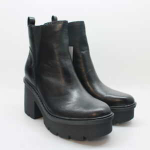 Women's Boots Floor Sample